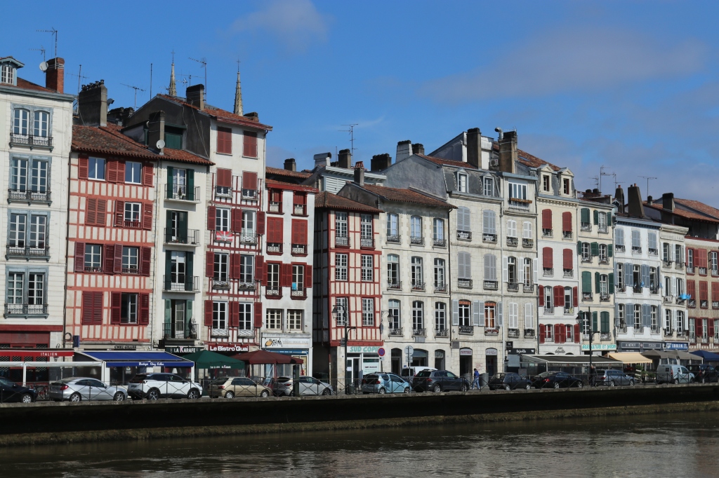 biarritz tourist guide